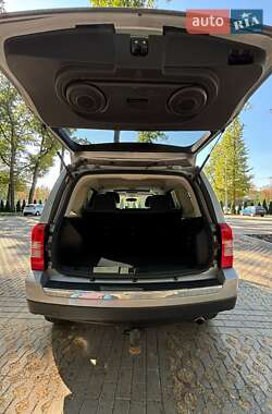 Внедорожник / Кроссовер Jeep Patriot 2015 в 