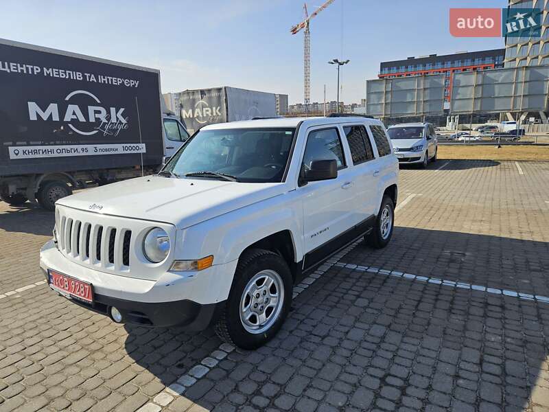 Внедорожник / Кроссовер Jeep Patriot 2016 в 