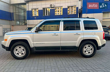 Внедорожник / Кроссовер Jeep Patriot 2011 в 