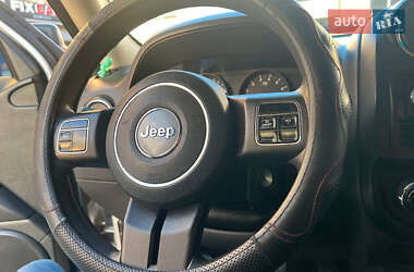 Внедорожник / Кроссовер Jeep Patriot 2011 в 