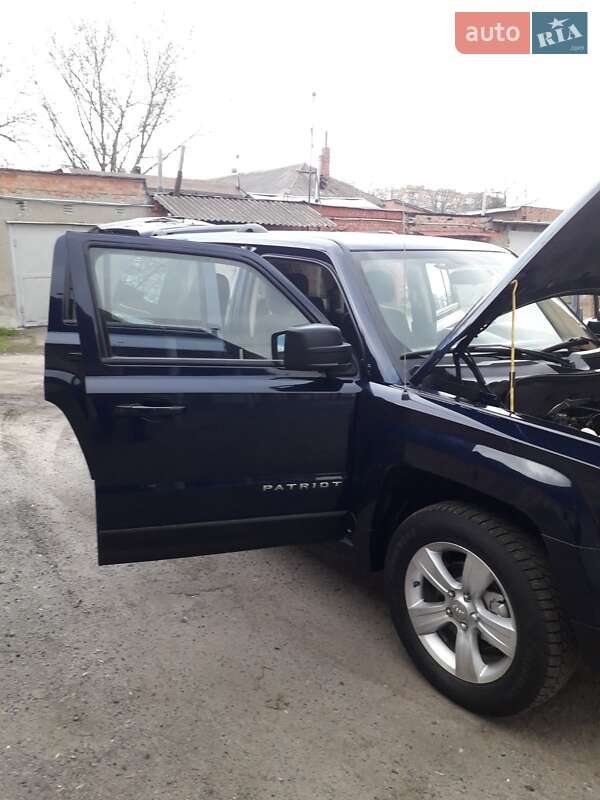Позашляховик / Кросовер Jeep Patriot 2012 в Полтаві