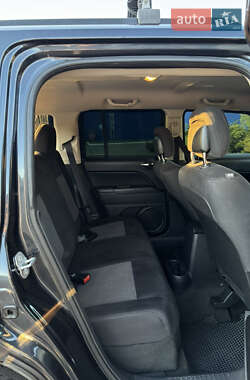 Внедорожник / Кроссовер Jeep Patriot 2013 в 