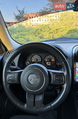 Внедорожник / Кроссовер Jeep Patriot 2013 в 