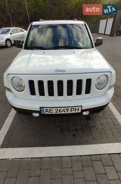 Позашляховик / Кросовер Jeep Patriot 2013 в 
