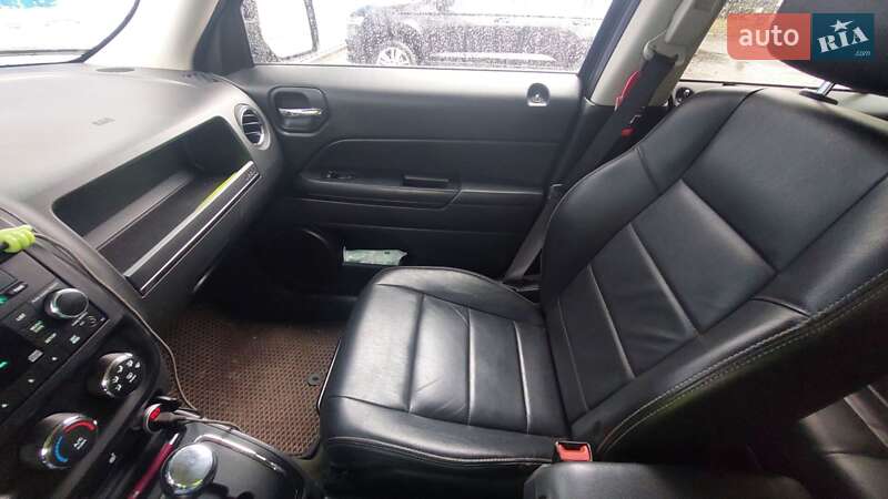 Внедорожник / Кроссовер Jeep Patriot 2016 в Нововолынске