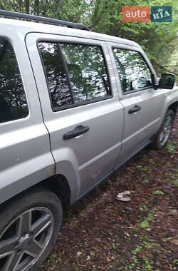 Внедорожник / Кроссовер Jeep Patriot 2008 в 