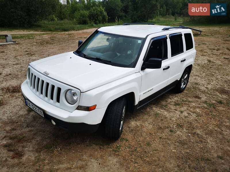 Позашляховик / Кросовер Jeep Patriot 2015 в Києві