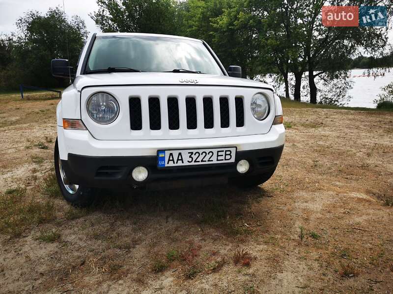 Позашляховик / Кросовер Jeep Patriot 2015 в Києві