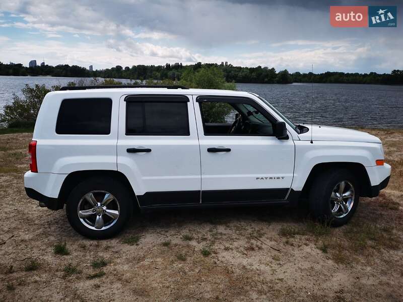 Позашляховик / Кросовер Jeep Patriot 2015 в Києві