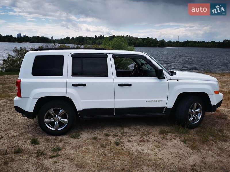 Позашляховик / Кросовер Jeep Patriot 2015 в Києві