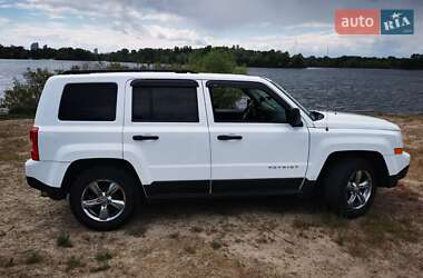Позашляховик / Кросовер Jeep Patriot 2015 в 