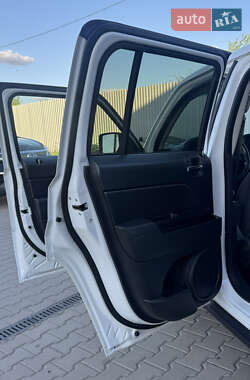 Позашляховик / Кросовер Jeep Patriot 2014 в 