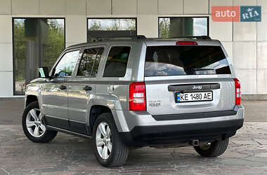 Внедорожник / Кроссовер Jeep Patriot 2014 в 