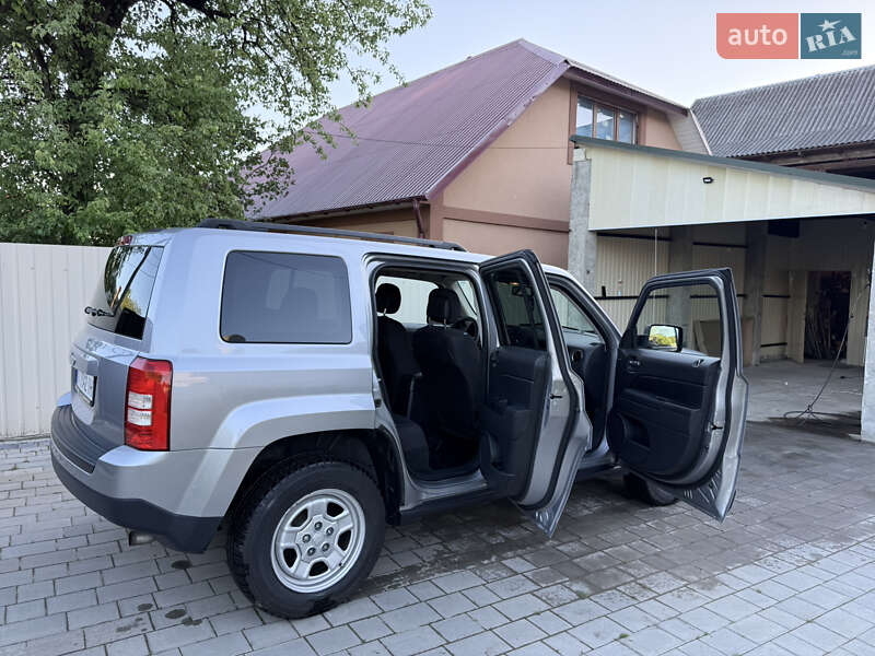Позашляховик / Кросовер Jeep Patriot 2016 в Делятині