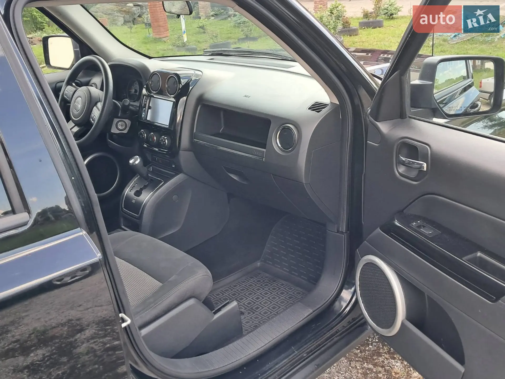 2015 Jeep Liberty (Patriot) - мініатюра 9