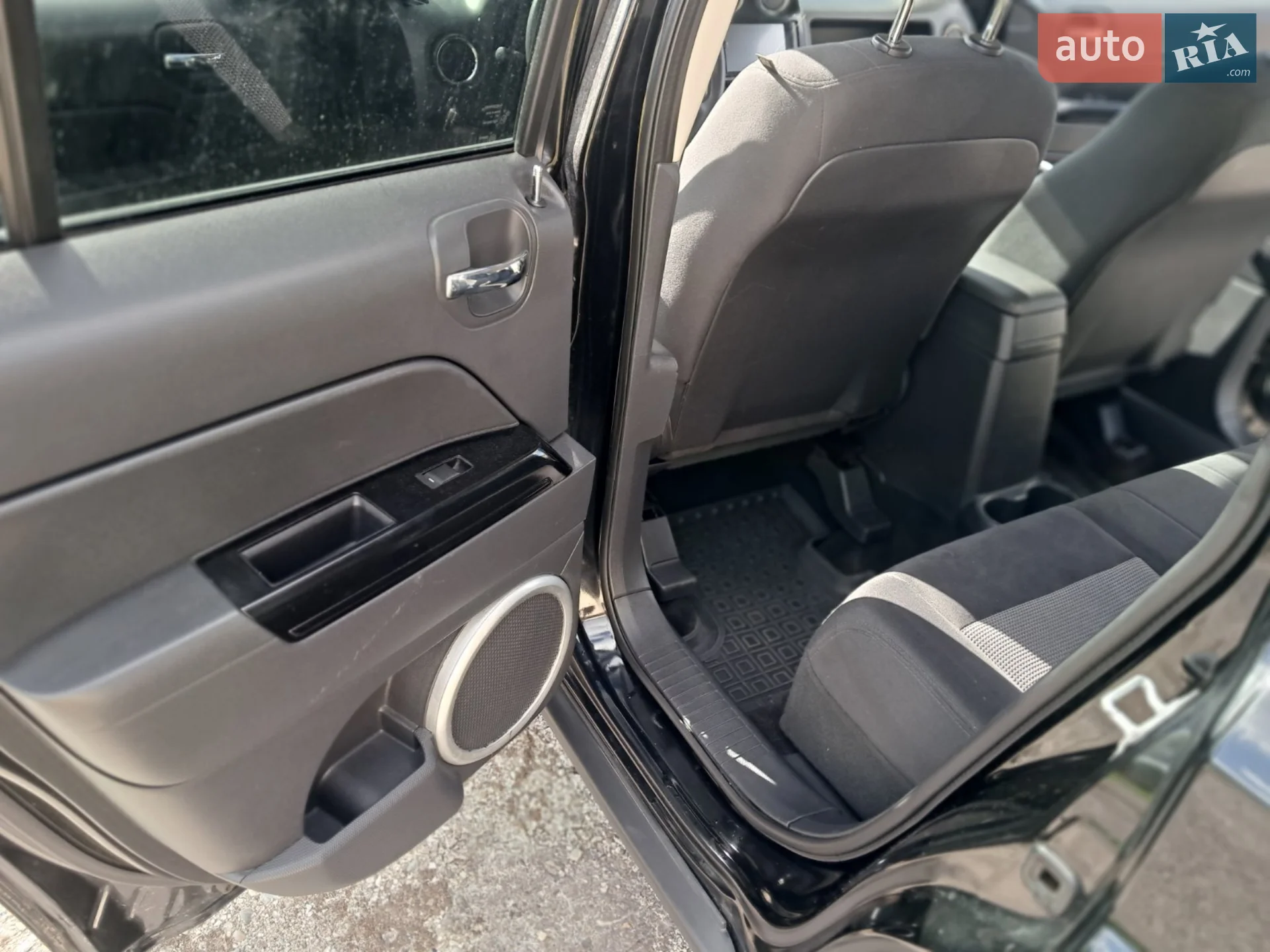 2015 Jeep Liberty (Patriot) - мініатюра 11