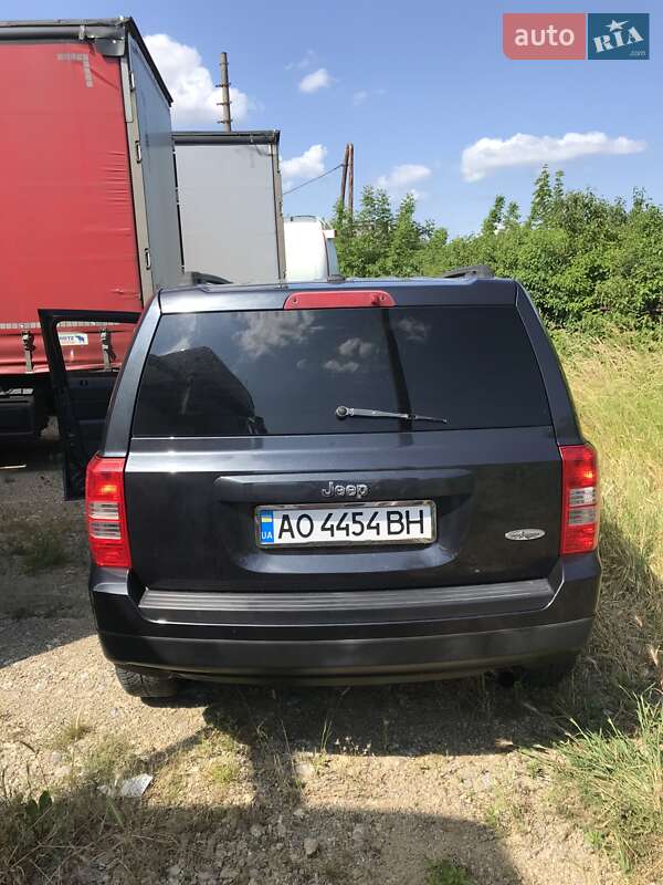 Внедорожник / Кроссовер Jeep Patriot 2014 в 