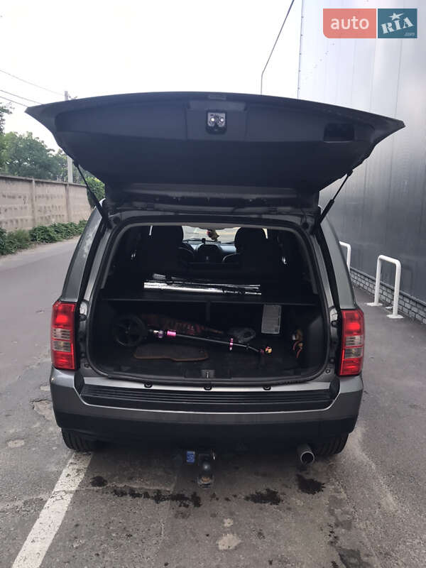 Внедорожник / Кроссовер Jeep Patriot 2012 в Ирпене