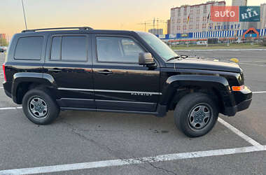 Внедорожник / Кроссовер Jeep Patriot 2015 в 