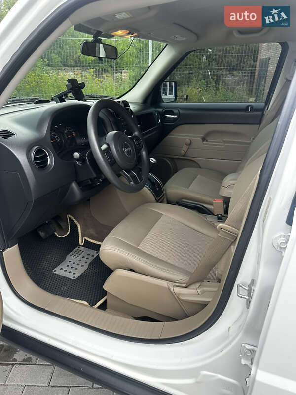 Внедорожник / Кроссовер Jeep Patriot 2013 в Казатине