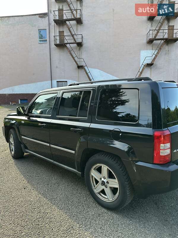 Позашляховик / Кросовер Jeep Patriot 2010 в Бурштині