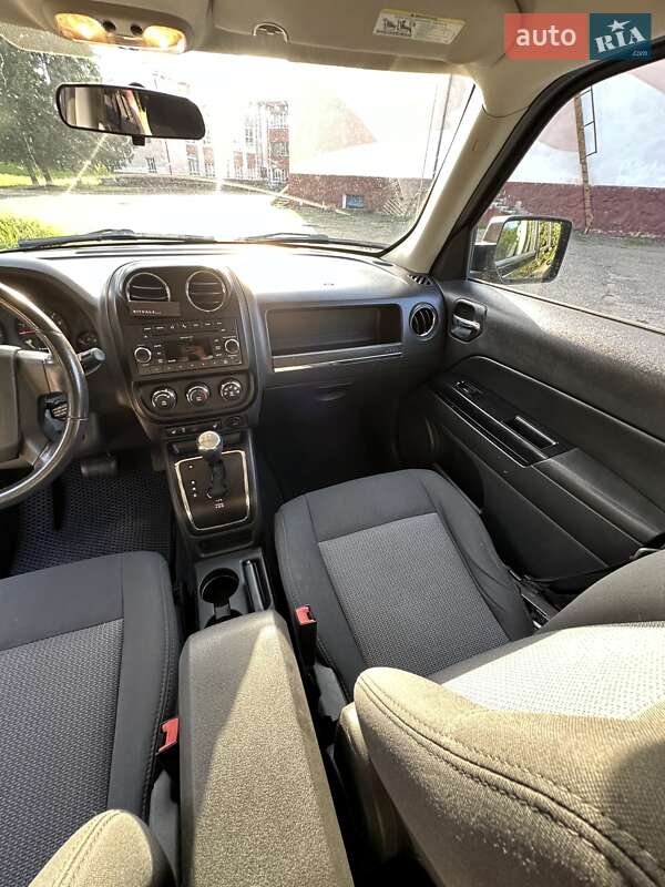 Позашляховик / Кросовер Jeep Patriot 2010 в Бурштині