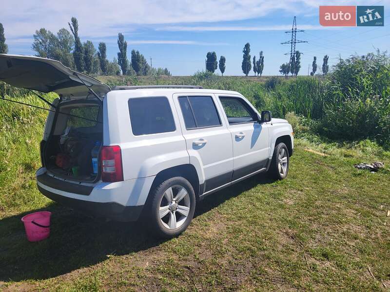 Внедорожник / Кроссовер Jeep Patriot 2014 в Киеве