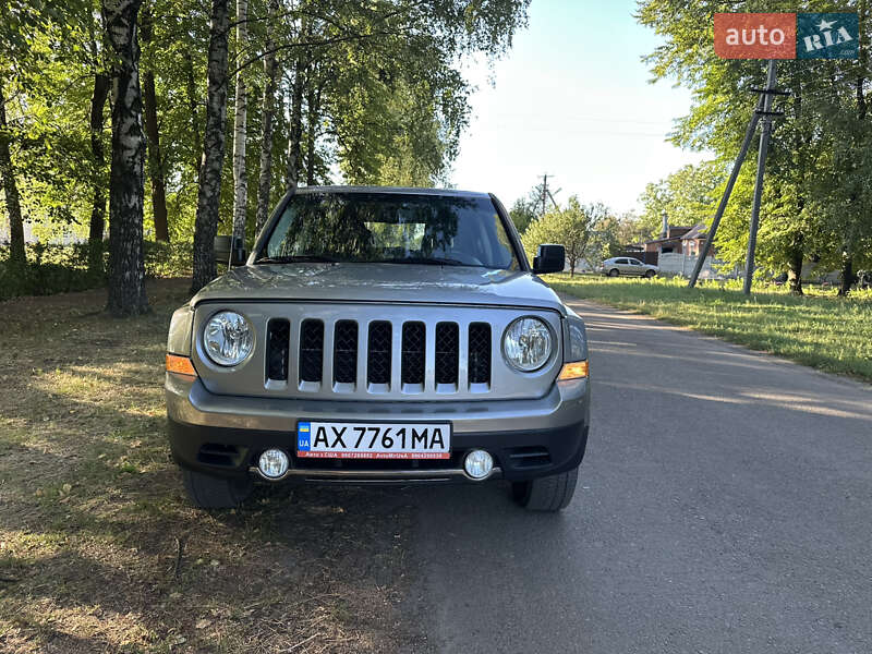 Позашляховик / Кросовер Jeep Patriot 2015 в Валках