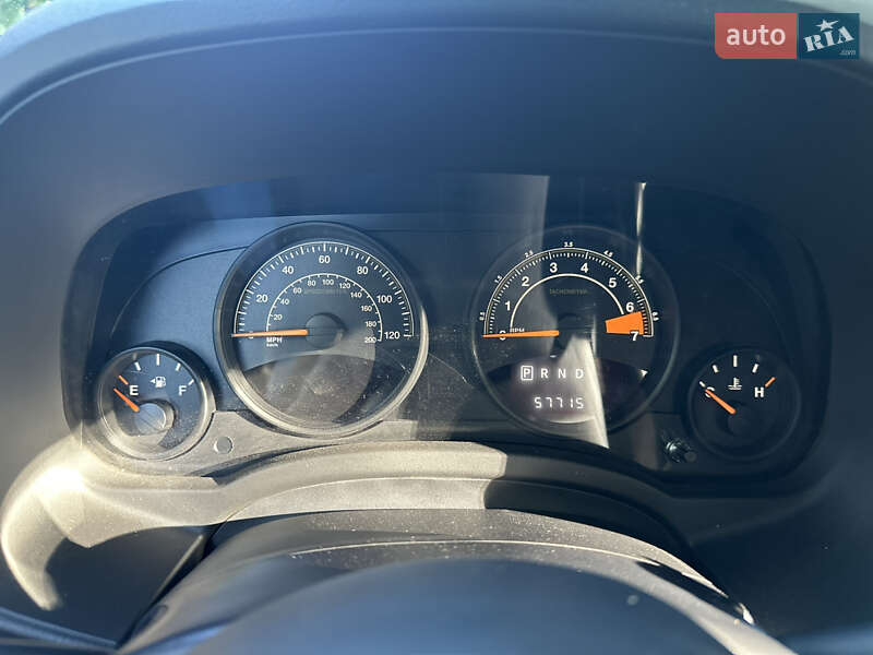 Позашляховик / Кросовер Jeep Patriot 2015 в Валках