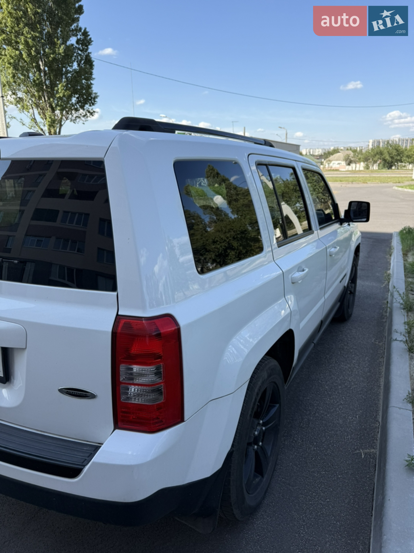 2015 Jeep Liberty (Patriot) - мініатюра 4