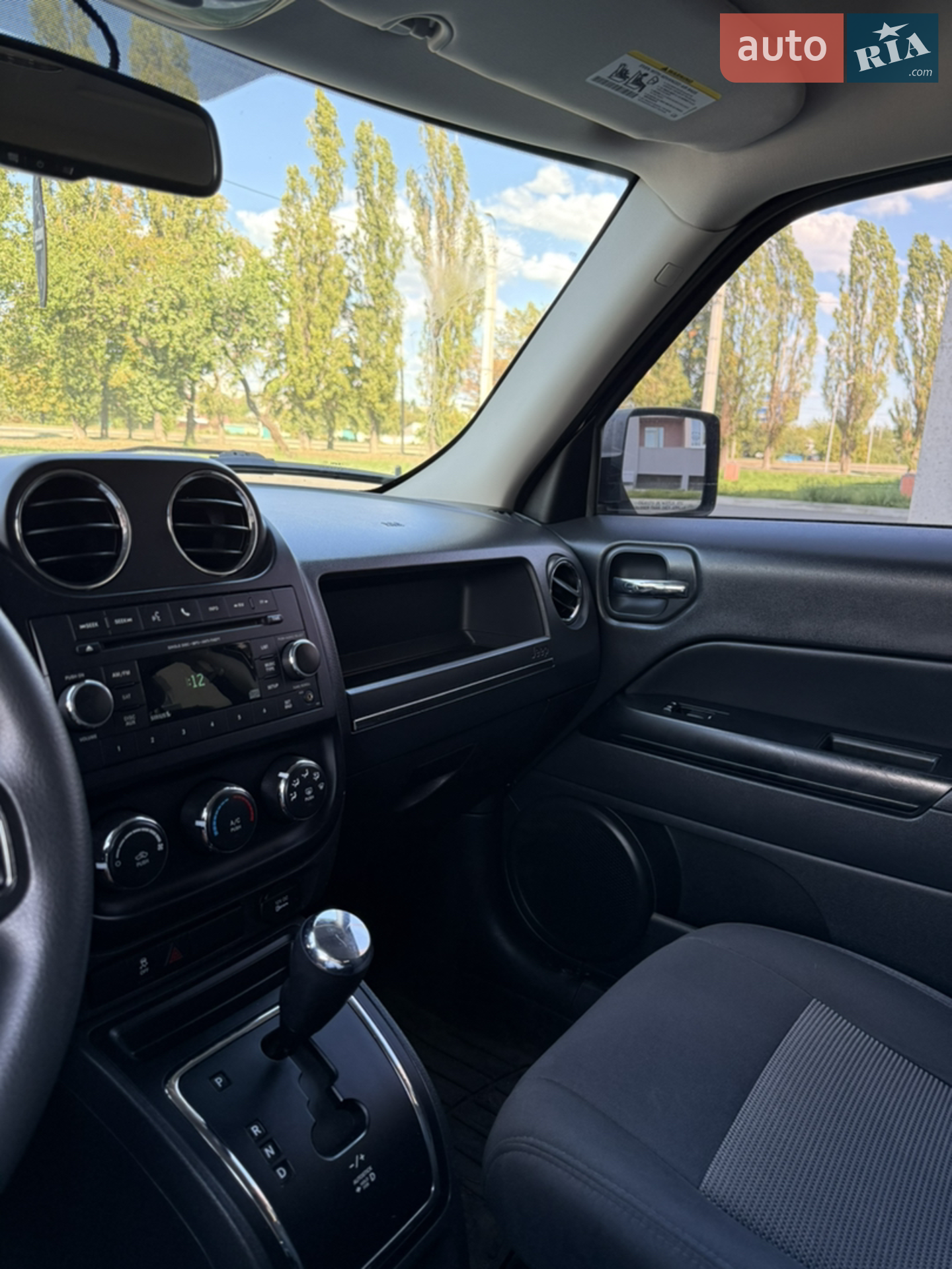 2015 Jeep Liberty (Patriot) - мініатюра 9