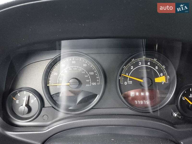 Позашляховик / Кросовер Jeep Patriot 2015 в Жашківу