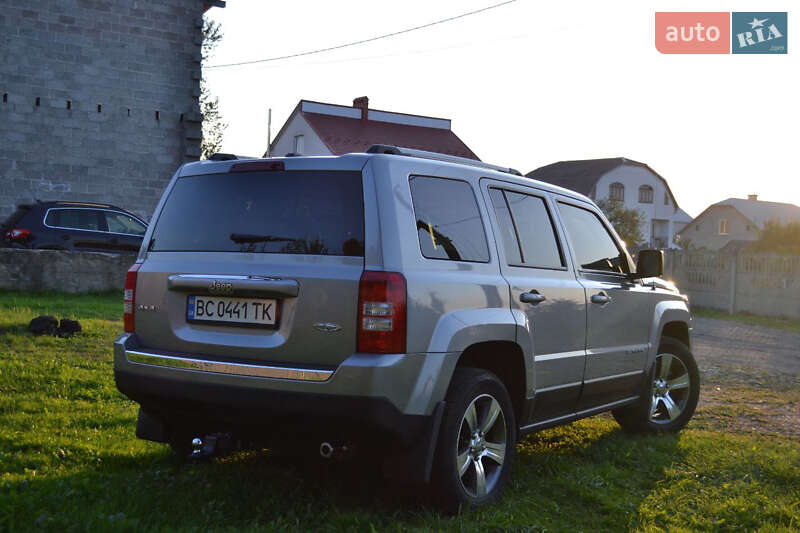 Внедорожник / Кроссовер Jeep Patriot 2016 в Самборе
