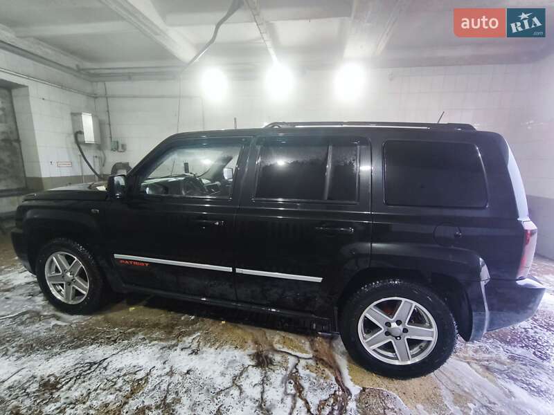 Внедорожник / Кроссовер Jeep Patriot 2010 в Изюме
