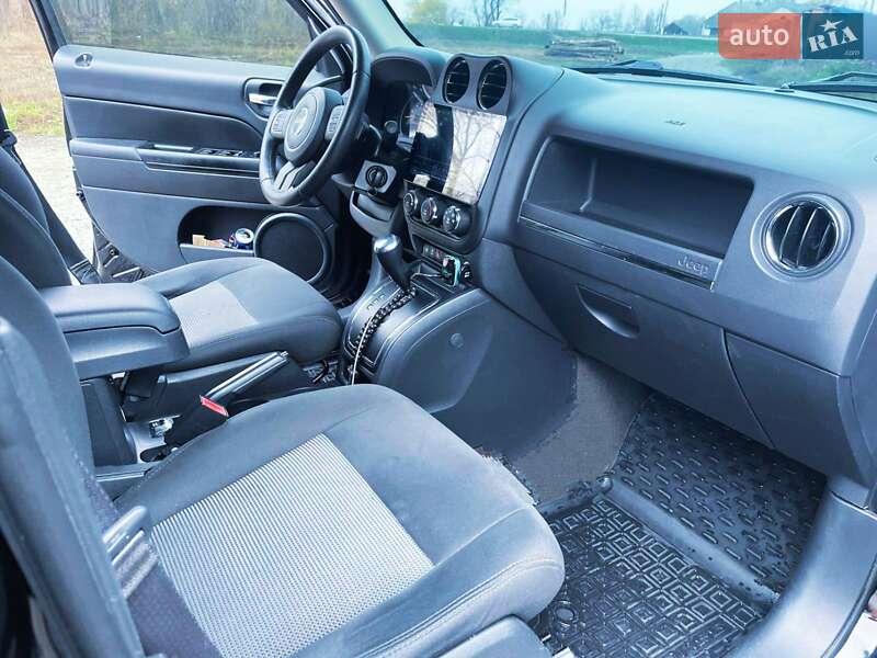 Внедорожник / Кроссовер Jeep Patriot 2016 в Ромнах