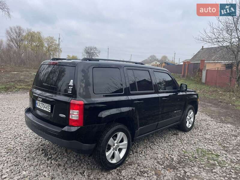 Внедорожник / Кроссовер Jeep Patriot 2016 в Ромнах