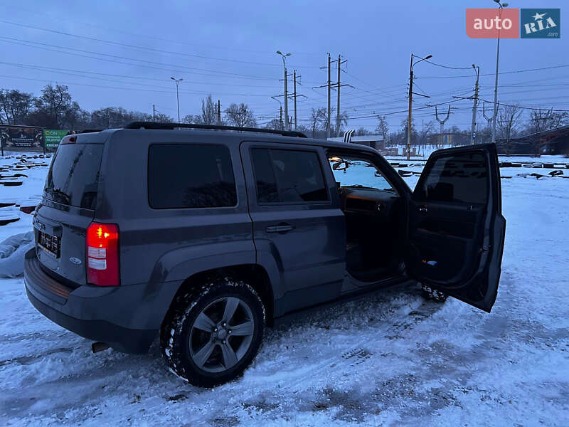 Позашляховик / Кросовер Jeep Patriot 2015 в Краматорську