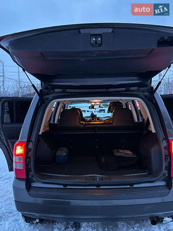 Позашляховик / Кросовер Jeep Patriot 2015 в Краматорську