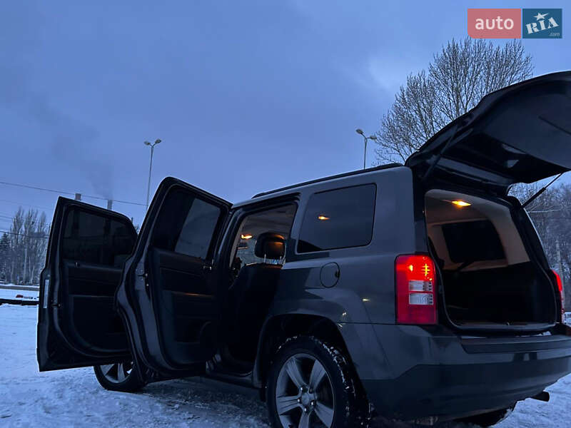 Позашляховик / Кросовер Jeep Patriot 2015 в Краматорську