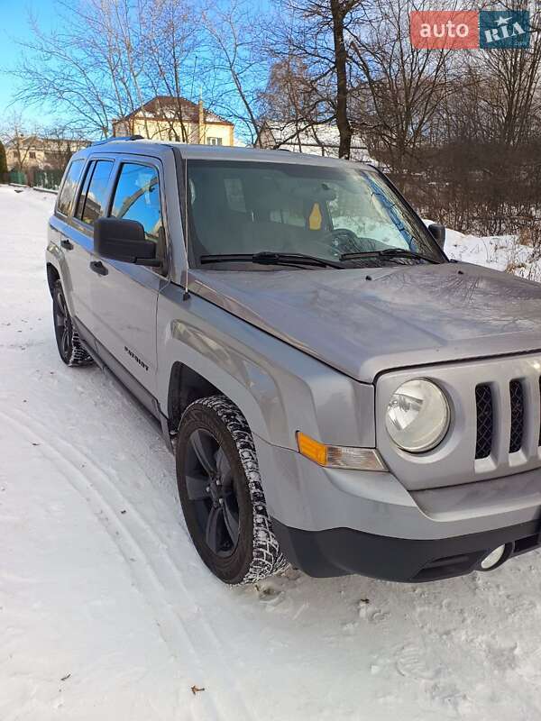 Внедорожник / Кроссовер Jeep Patriot 2015 в Львове
