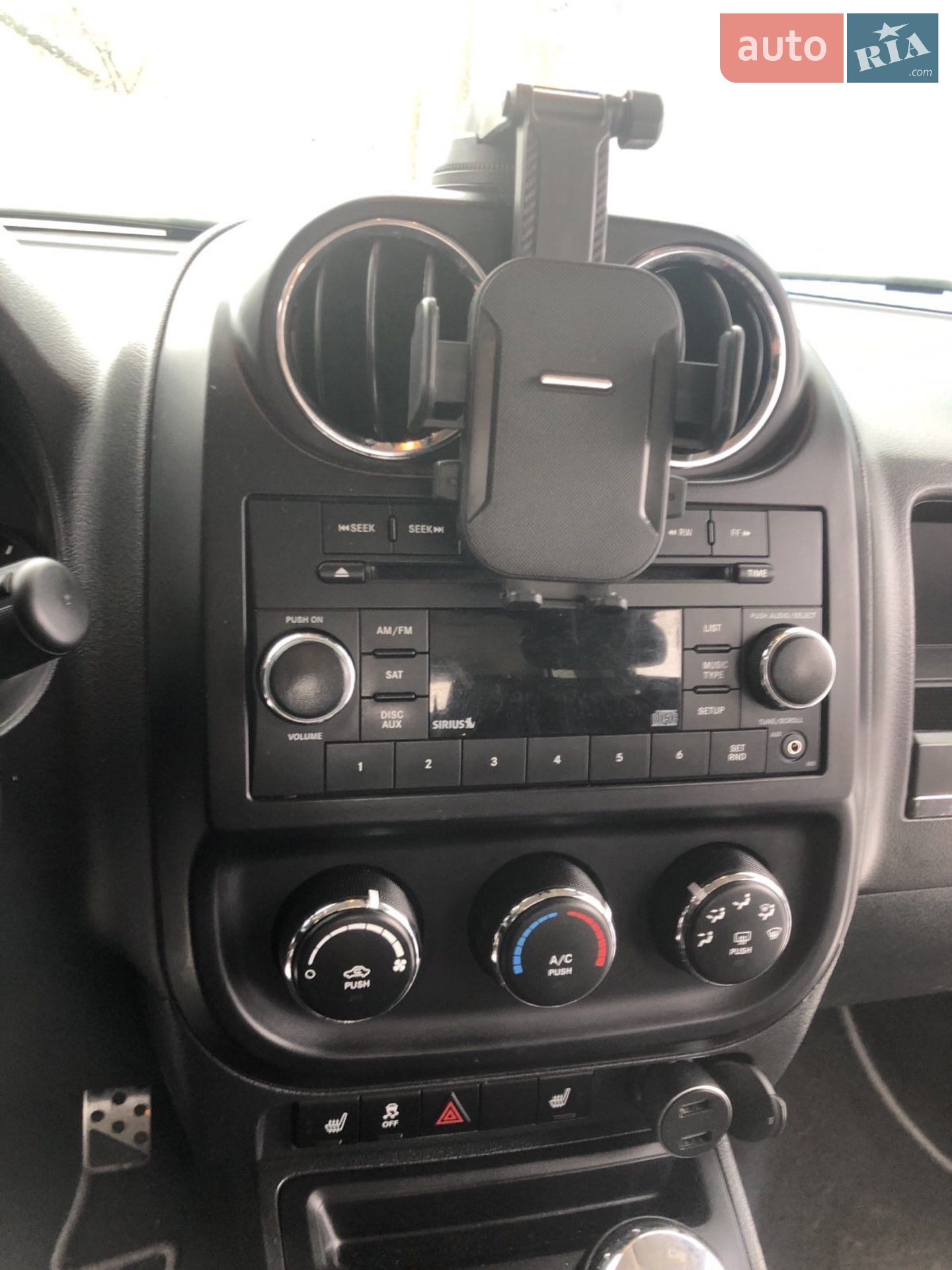 2015 Jeep Liberty (Patriot) - мініатюра 18