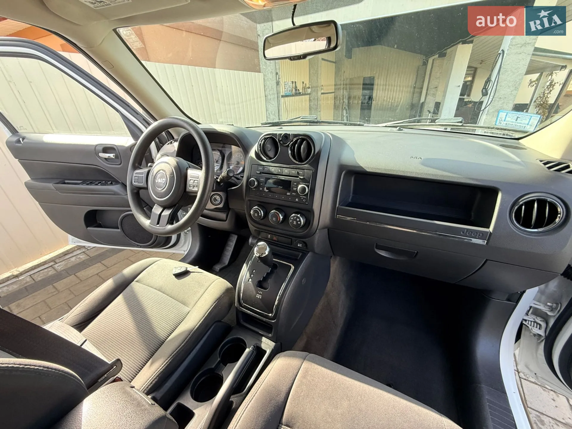 2016 Jeep Liberty (Patriot) - мініатюра 16