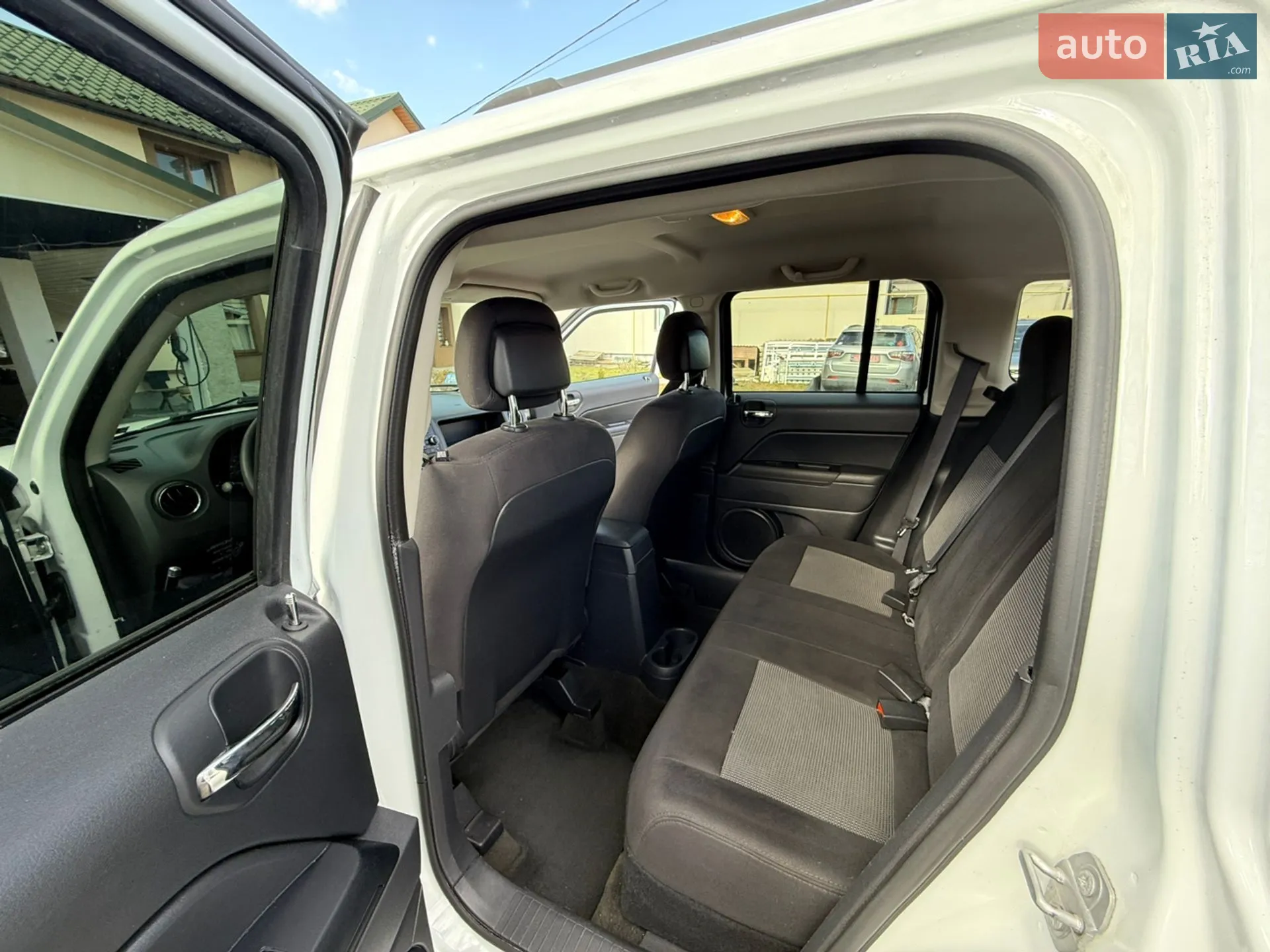 2016 Jeep Liberty (Patriot) - мініатюра 27