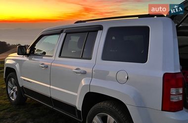 Позашляховик / Кросовер Jeep Patriot 2016 в Тячеві