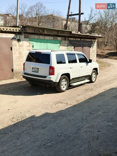 Внедорожник / Кроссовер Jeep Patriot 2011 в Пятихатках