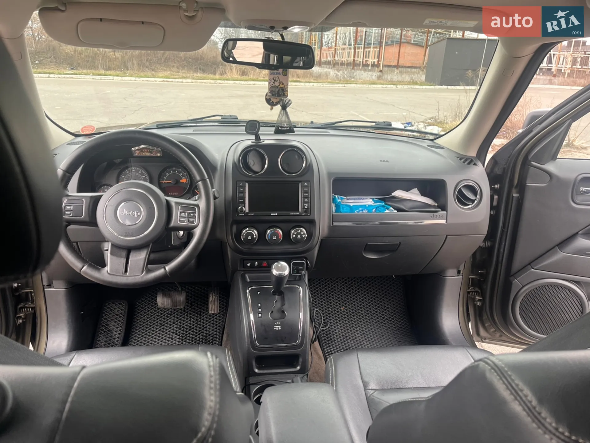 2015 Jeep Liberty (Patriot) - мініатюра 13