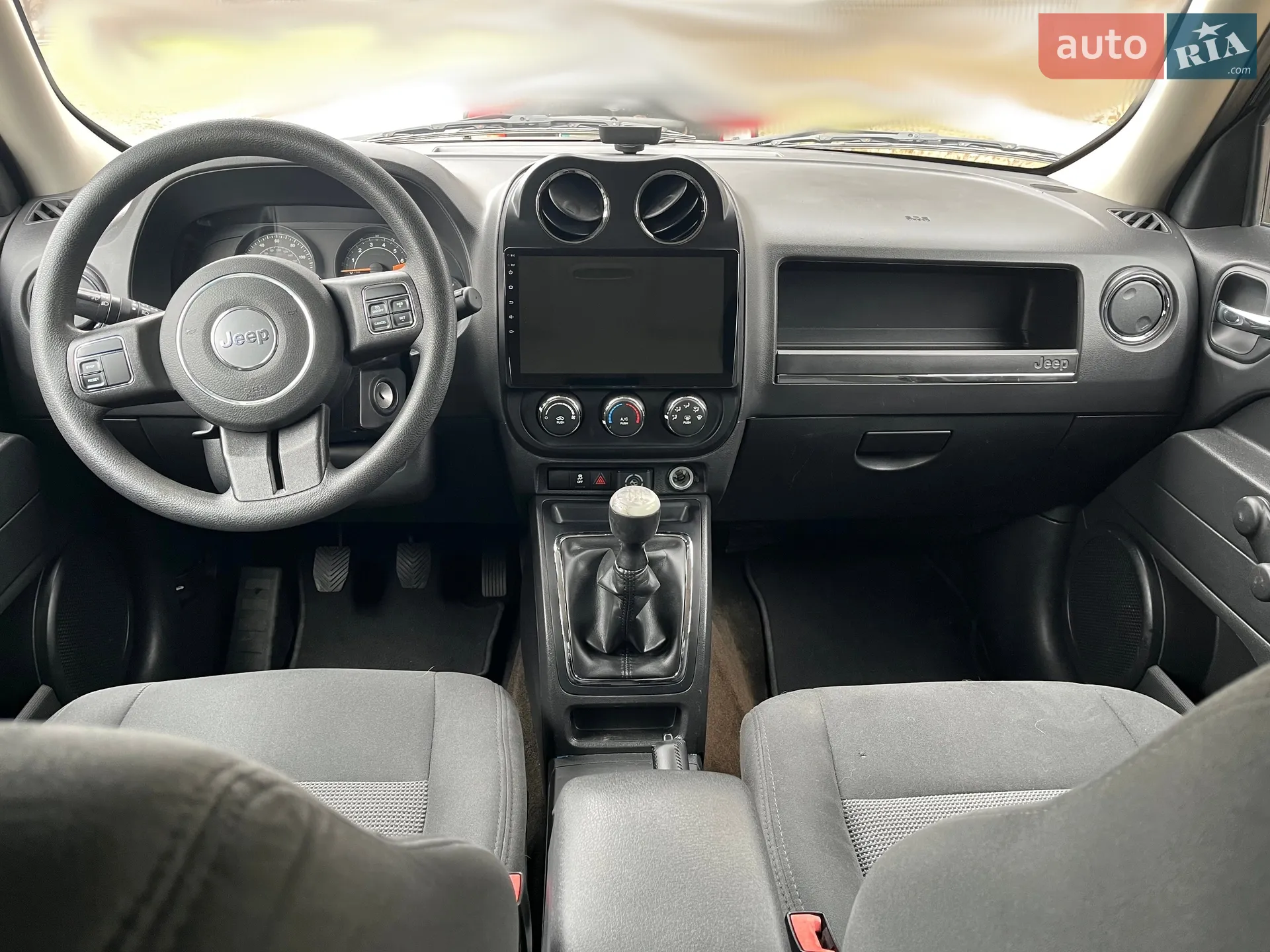 2015 Jeep Liberty (Patriot) - мініатюра 10