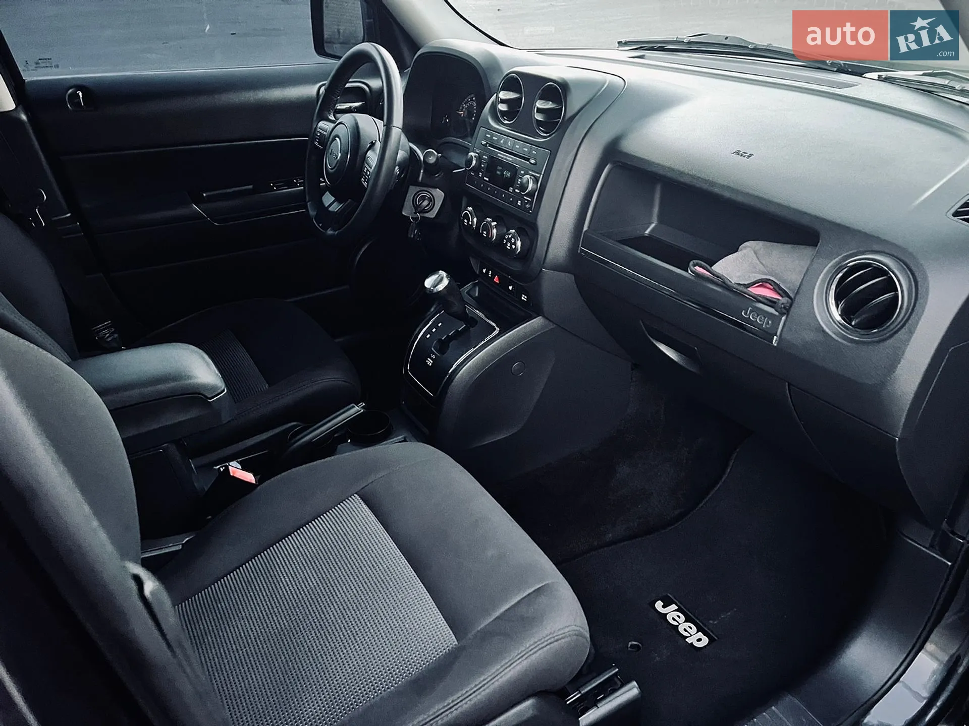 2015 Jeep Liberty (Patriot) - мініатюра 10