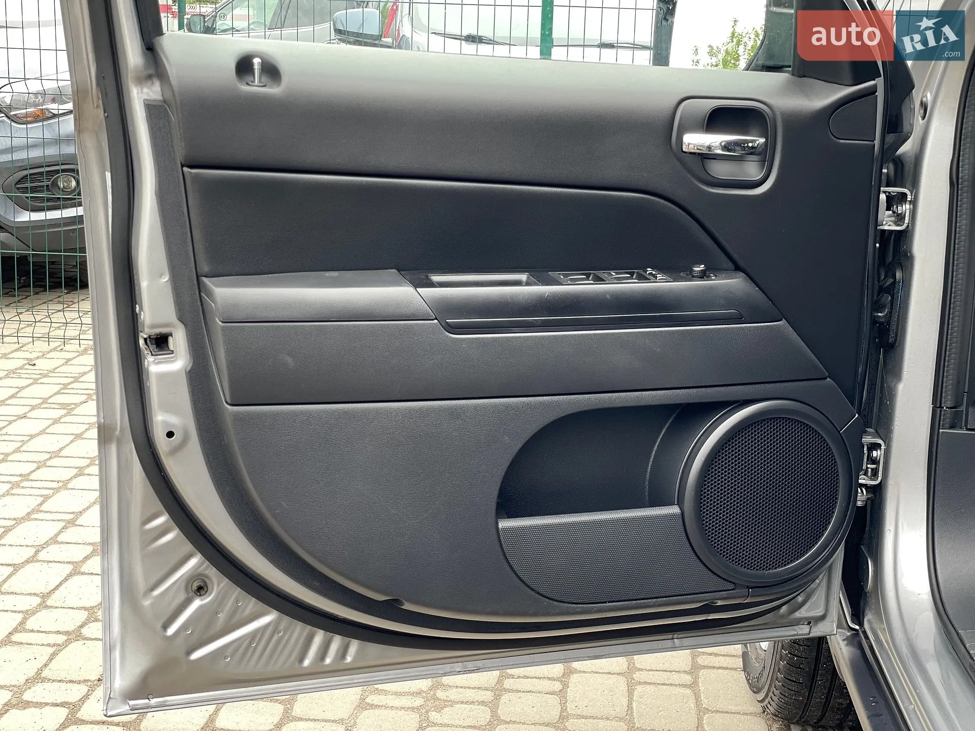 2016 Jeep Liberty (Patriot) - мініатюра 24