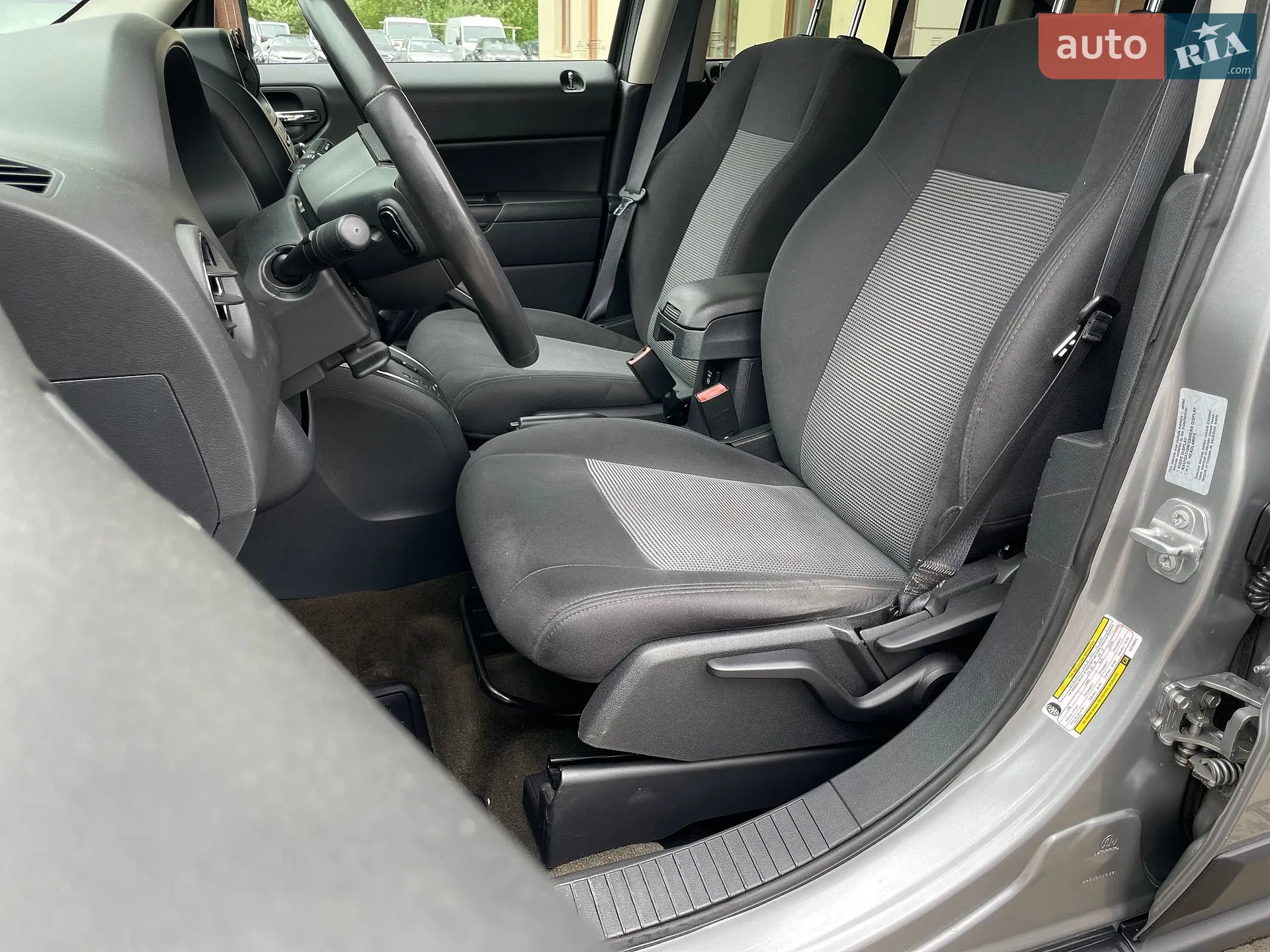 2016 Jeep Liberty (Patriot) - мініатюра 26
